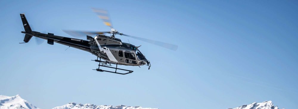 Helicoptere en vol val d'isère