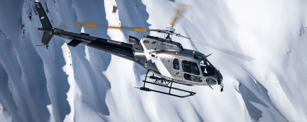 Helicoptere en vol val d'isère