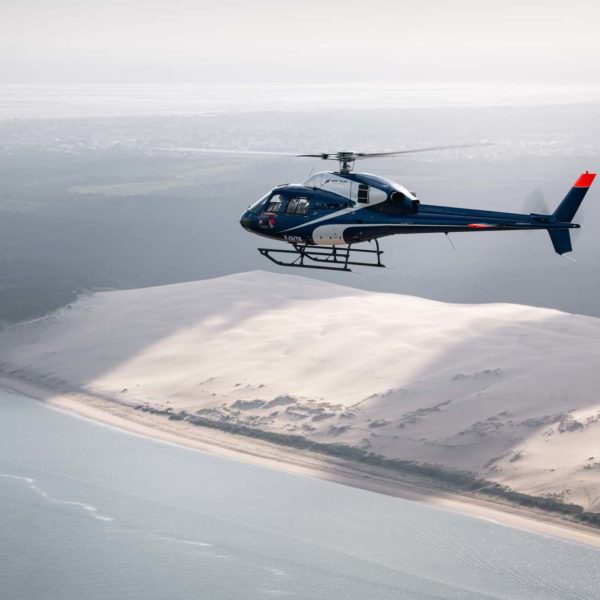 Hélicoptere en vol Arcachon Dune du Pilat