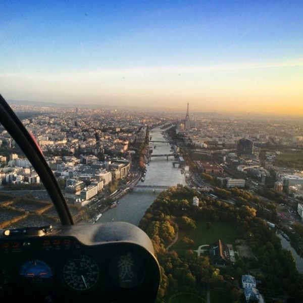 helicoptere paris tour eiffel